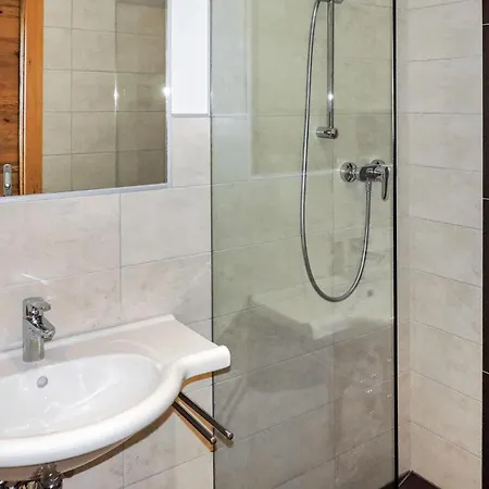 Three-bedroom In Apartment Wagrain